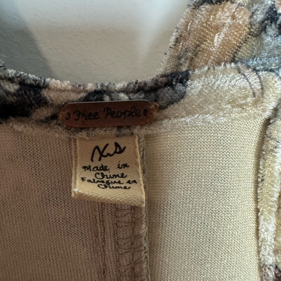 Free People Floral Velvet Short Overalls XS - Picture 8 of 8